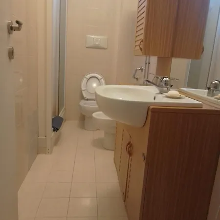 Ampia Camera Matrimoniale Centrale Апартаменты *